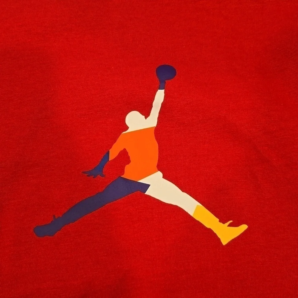 JORDAN NIKE AIR DNA HBR LONG SLEEVE T- SHIRT. SIZE SMALL. RED.